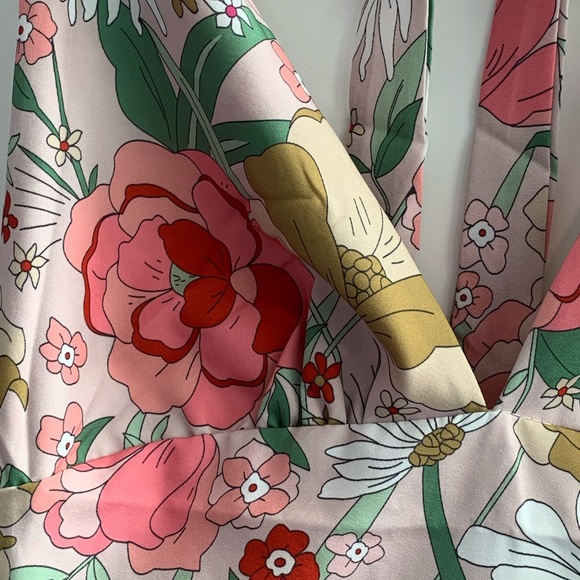 Retro Floral Halter Style Dress - Picture 5 of 7